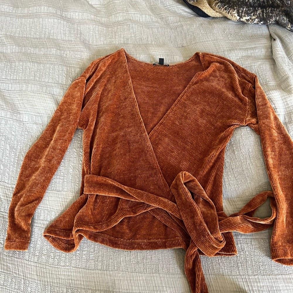 Crushed orange velvet warm top